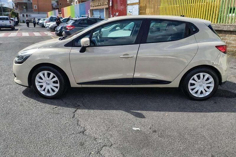 Usata Renault Clio IV 90 CV (66 kW) 2015 Beige Berlina