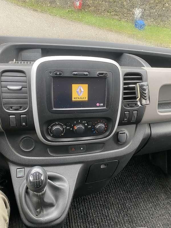 Usata Renault Trafic 120 CV (88 kW) 2015 Bianco Monovolume