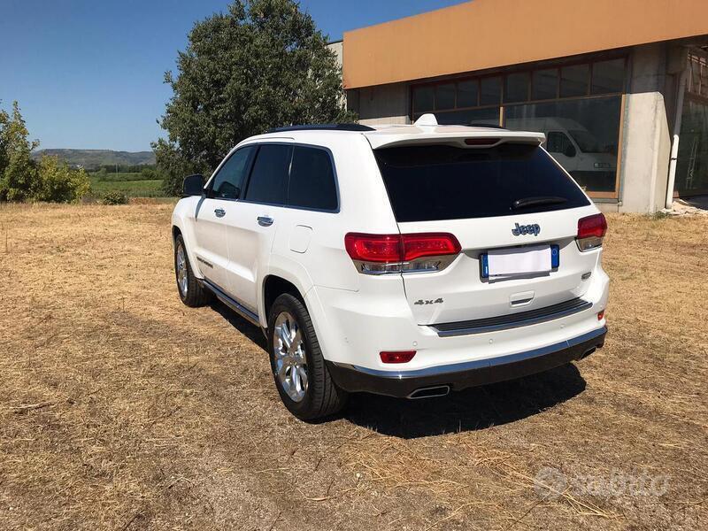 Usato 2020 Jeep Cherokee Diesel (49.500 €)