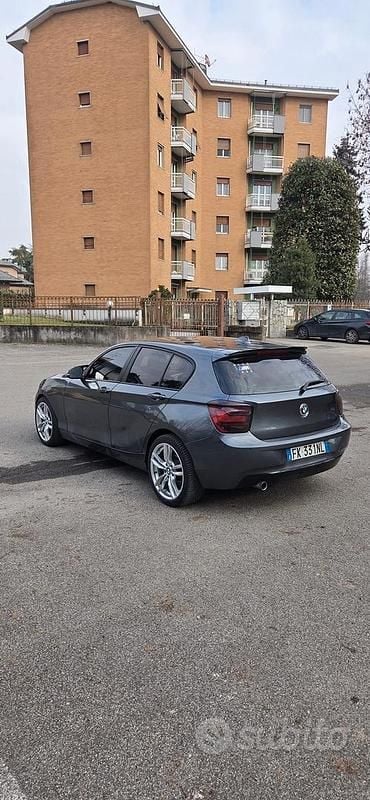 Grigio Usata 2014 BMW 118 Sport Line Utilitaria | 4800 € (Super prezzo) - Immagine 1/4