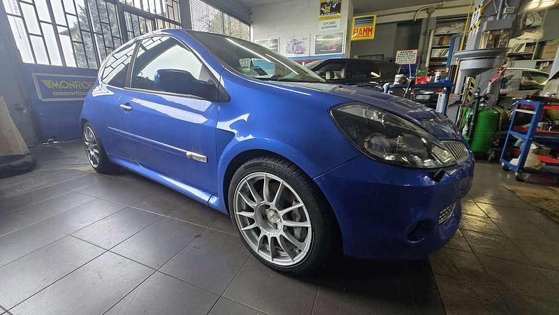 Usata Renault Clio II 179 CV (131 kW) 2007 Berlina