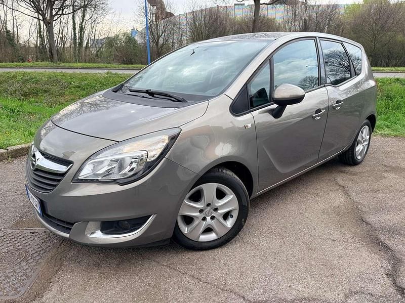 Usata Opel Meriva 120 CV (88 kW) 2016 Grigio minerale chiaro Monovolume