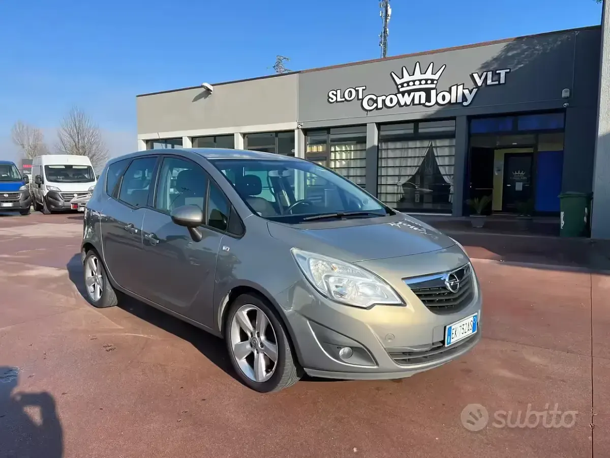 Usata Opel Meriva 110 CV (80 kW) 2011 Giallo Monovolume