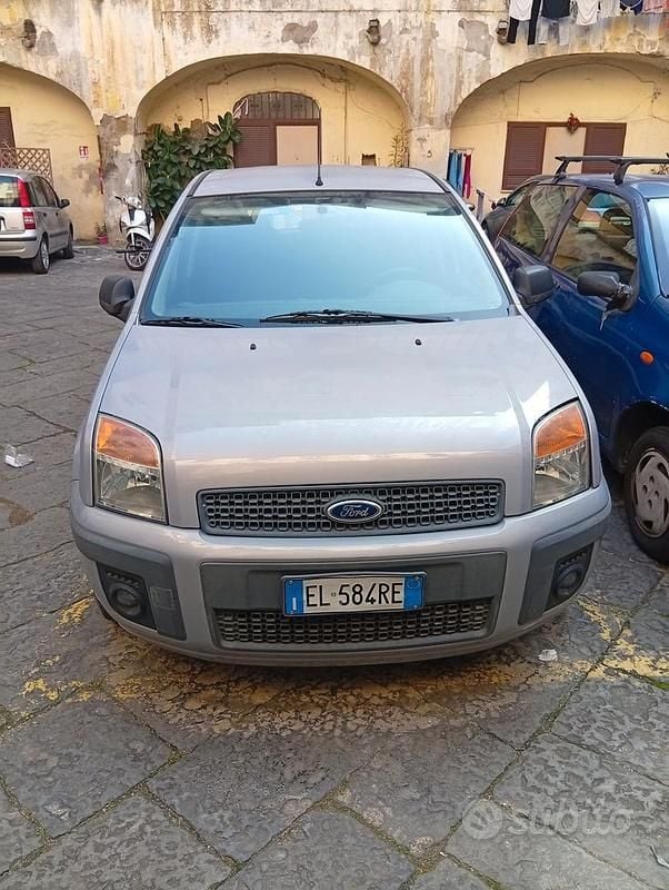 Usata Ford Fusion 2012 Grigio Utilitaria