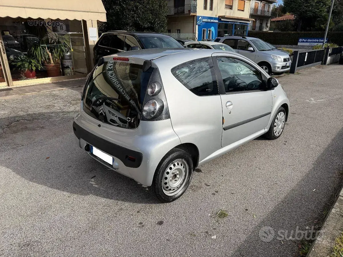 Usata Citroën C1 67 CV (49 kW) 2005 Grigio Utilitaria