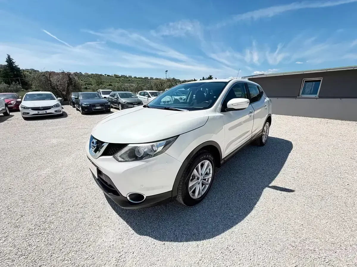 Usata Nissan Qashqai 110 CV (80 kW) 2015 Bianco SUV