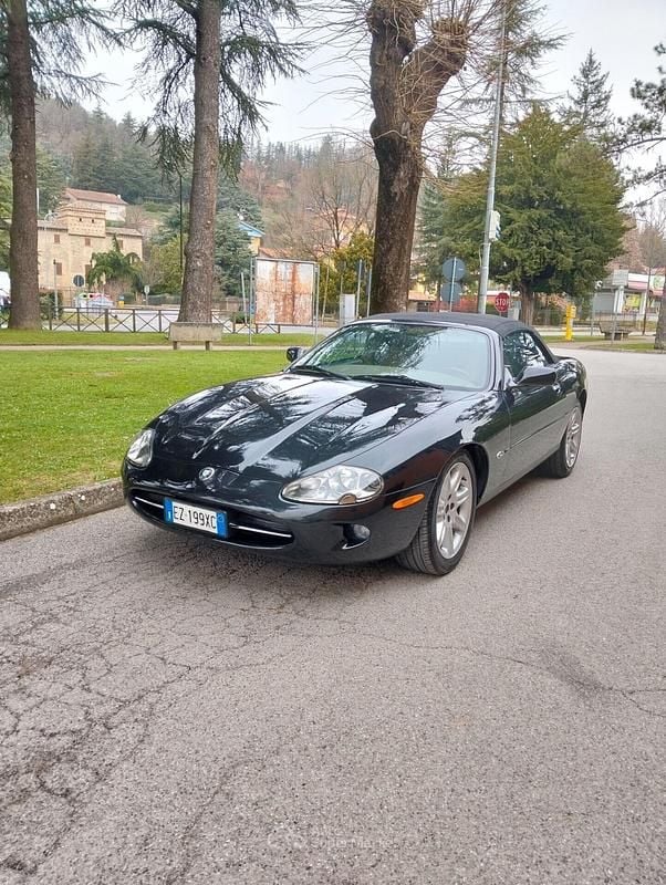 Usata Jaguar XK8 284 CV (208 kW) 1998 Nero Cabrio