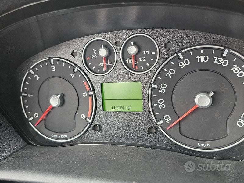 Usata Ford Fusion 68 CV (50 kW) 2006 Blu Utilitaria