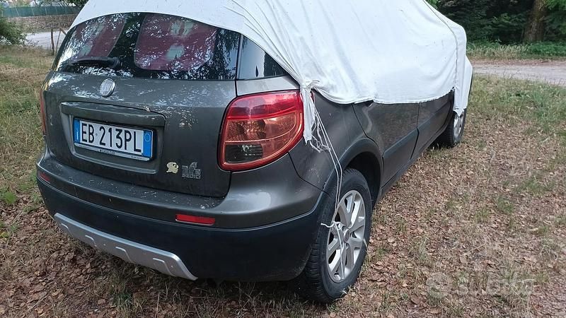 Usata Fiat Sedici 135 CV (99 kW) 2010 Marrone SUV