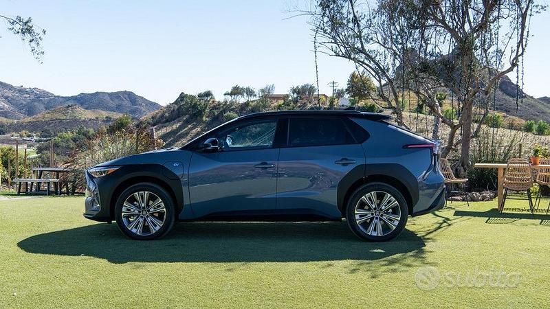 Usata Subaru Solterra 160 kW (218 CV) 2023 Blu SUV
