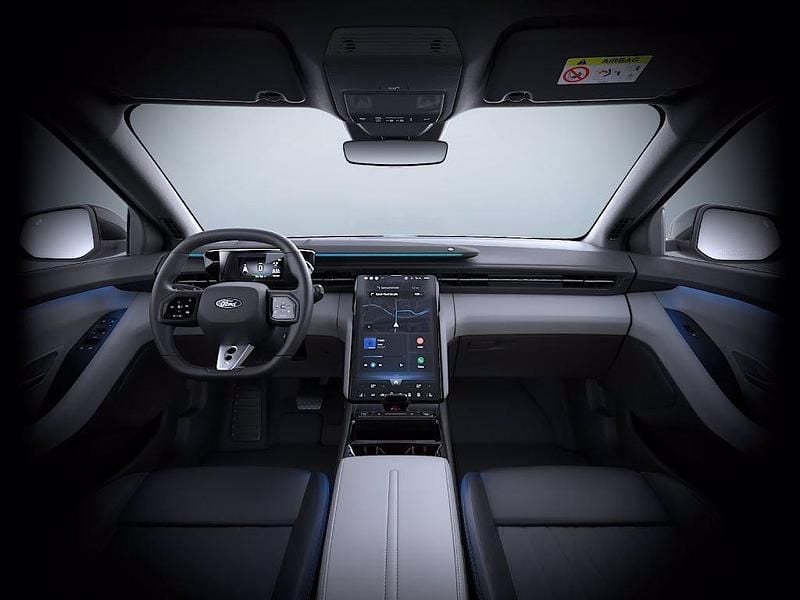 Nuova Ford Capri Extended Range 210 kW (286 CV) 2025 Lucid red  SUV