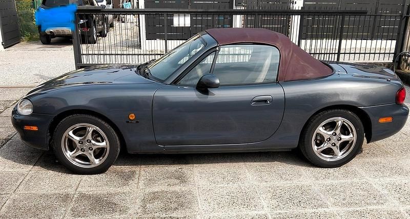 Usata Mazda MX5 110 CV (80 kW) 2000 Cabrio
