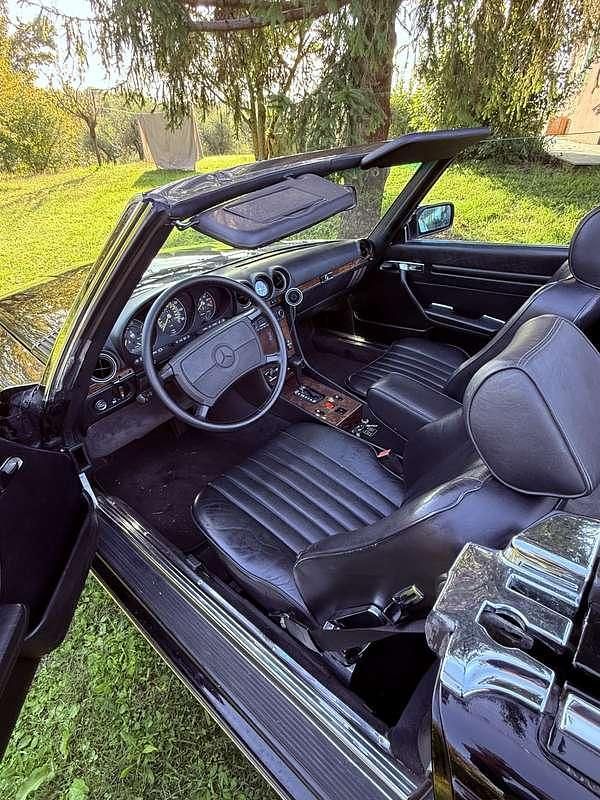 Usata Mercedes 560 245 CV (180 kW) 1987 Nero Cabrio