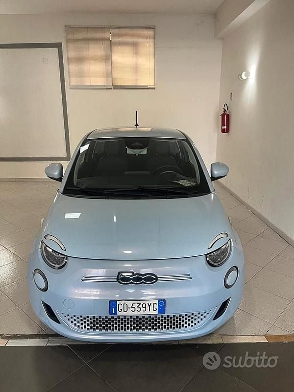 Usata Fiat 500e Icon 86 kW (118 CV) 2020 Blu Berlina