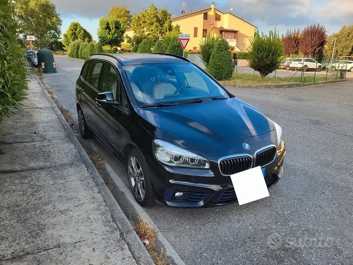 Usata BMW 218 Sport Line 150 CV (110 kW) 2015 Nero Station wagon