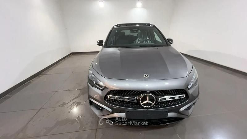 Nuova Mercedes GLA200 AMG line 150 CV (110 kW) 2026 Gray SUV