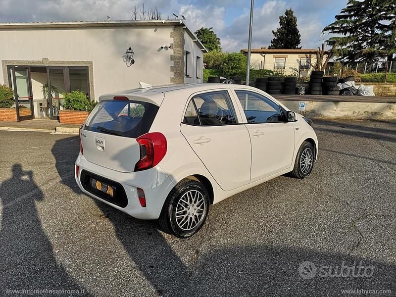 Usata Kia Picanto X-Line 65 CV (47 kW) 2022 Bianco Utilitaria