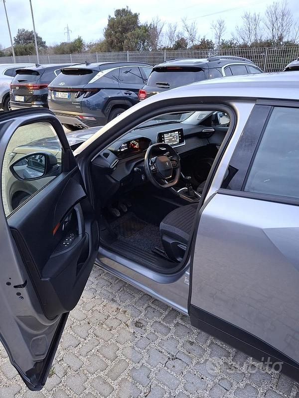 Usata Peugeot 2008 102 CV (75 kW) 2021 Grigio SUV