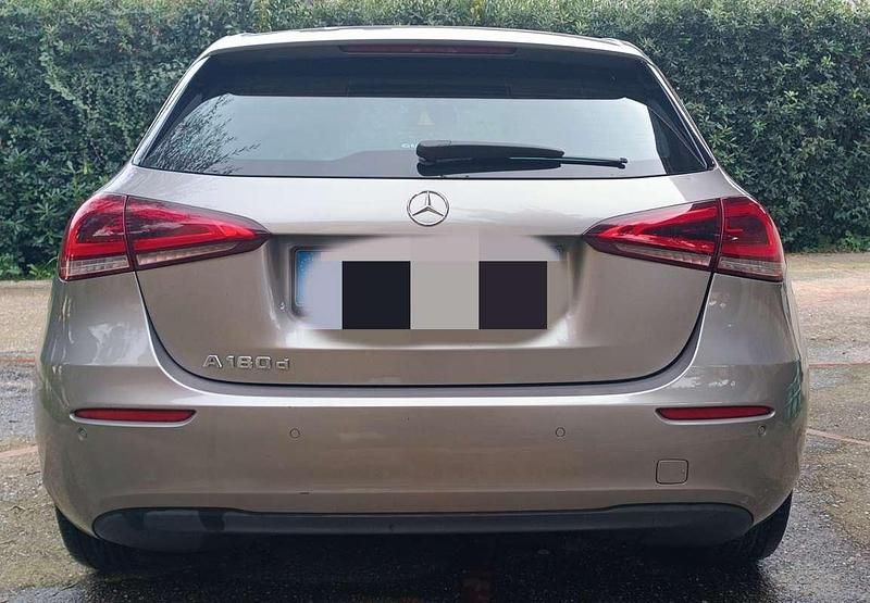 Usata Mercedes A180 Premium 116 CV (85 kW) 2020 Berlina