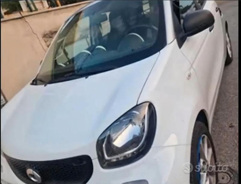 Usata Smart ForFour 71 CV (52 kW) 2017 Bianco Utilitaria