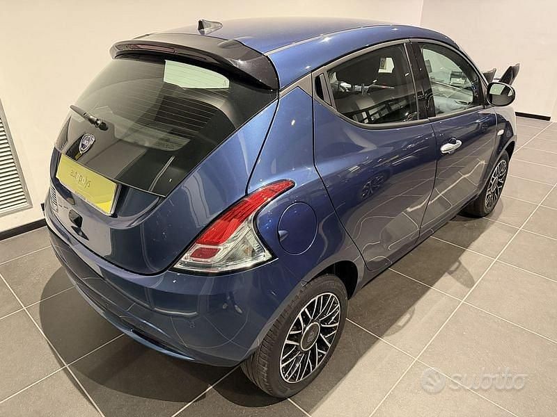 Usata Lancia Ypsilon S 69 CV (50 kW) 2024 Blu Utilitaria