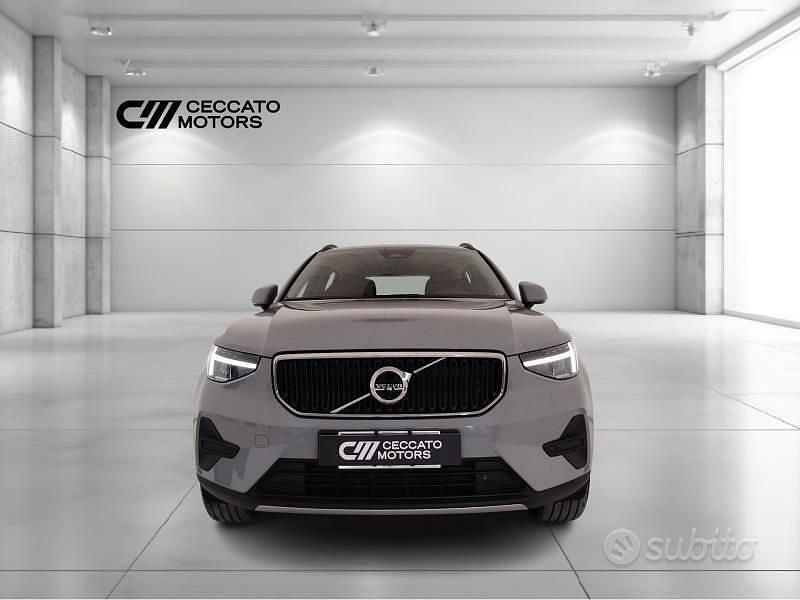 Usata Volvo XC40 163 CV (119 kW) 2025 Grigio SUV