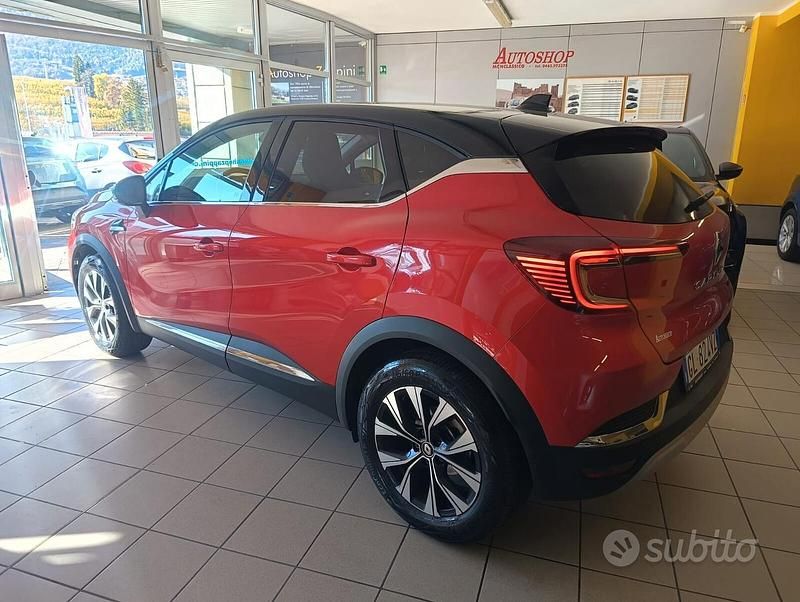 Usata Renault Captur Techno 145 CV (106 kW) 2023 Rosso SUV