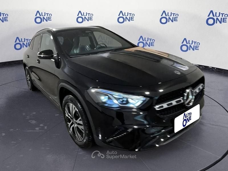 Nero Nuova 2026 Mercedes GLA200 Advanced SUV | 44.490 € (Buon prezzo) - Immagine 1/3