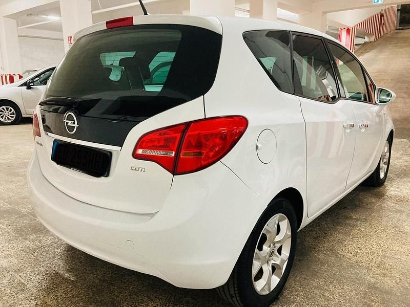 Usata Opel Meriva 75 CV (55 kW) 2010 Bianco Monovolume