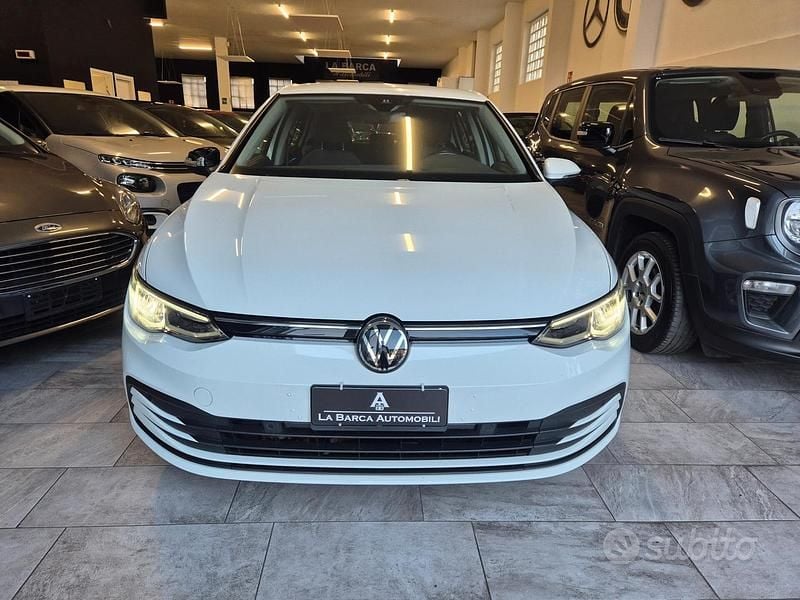 Usata VW Golf VIII Life 110 CV (80 kW) 2022 Bianco Berlina