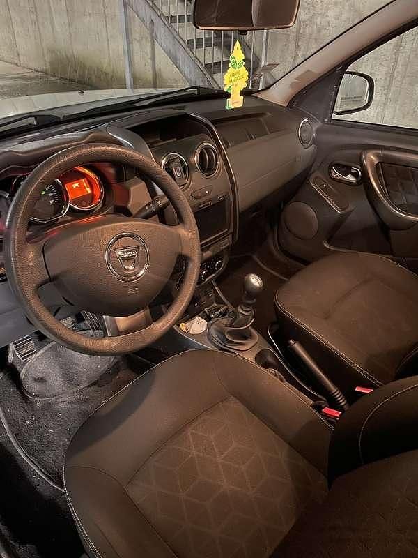 Usata Dacia Duster Lauréate 109 CV (80 kW) 2015 Bianco SUV