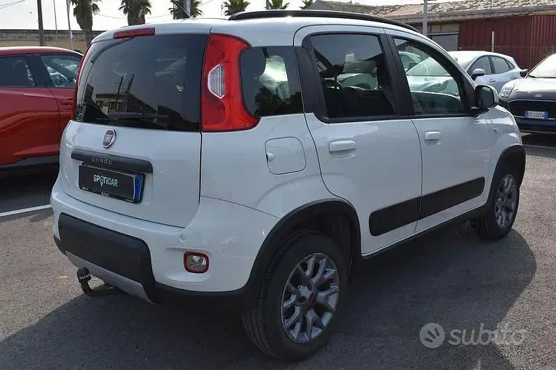 Usata Fiat Panda 4x4 S 95 CV (69 kW) 2017 Bianco Utilitaria