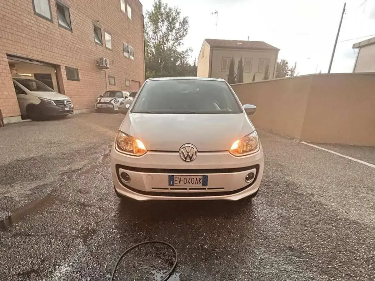 Usata VW up! 68 CV (50 kW) 2014 Bianco Utilitaria
