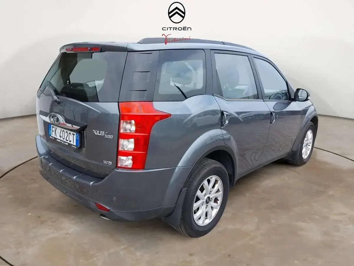 Usata Mahindra XUV500 140 CV (102 kW) 2017 Grigio SUV