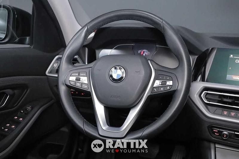 Usata BMW 318 Advantage 150 CV (110 kW) 2021 Black sapphire met Berlina