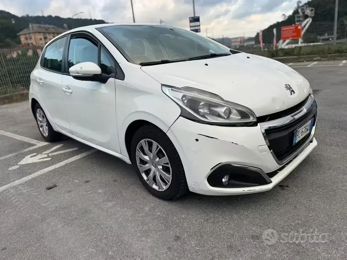 Usata Peugeot 208 75 CV (55 kW) 2017 Bianco Utilitaria