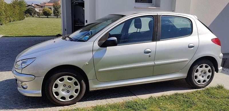 Usata Peugeot 206 75 CV (55 kW) 2008 Argento Berlina