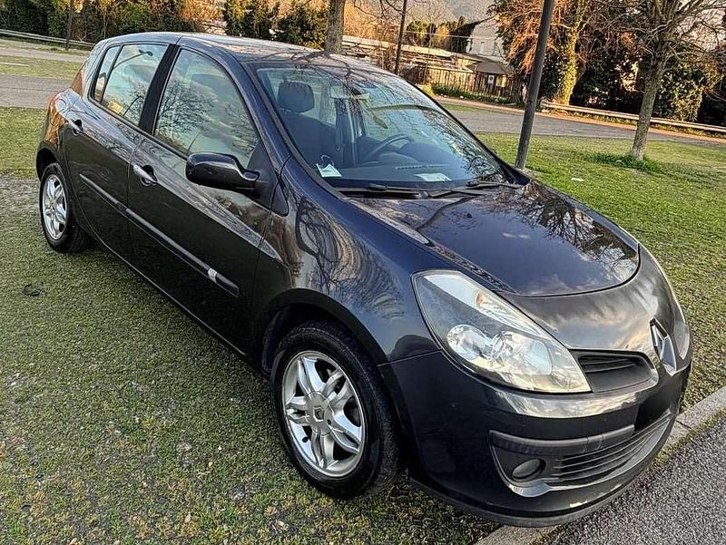Usata Renault Clio II Luxe 86 CV (63 kW) 2008 Grigio Berlina