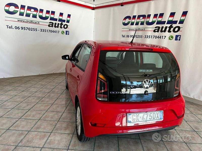 Usata VW up! move up! 68 CV (50 kW) 2022 Rosso pastello Utilitaria