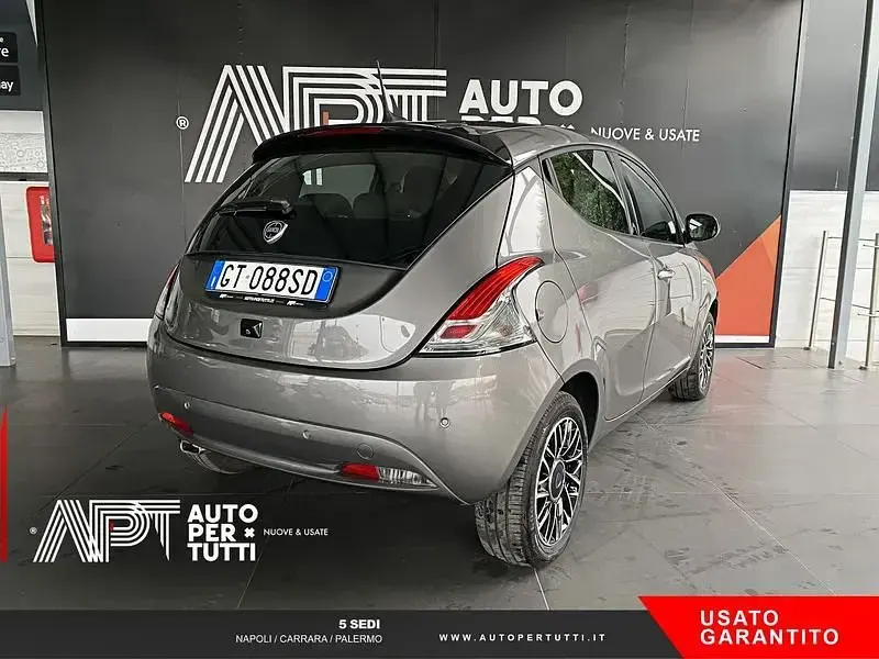 Occasion Lancia Ypsilon S 69 PK (50 kW) 2024 Grijs Hatchback