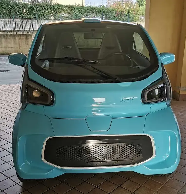 Usata XEV Yoyo 11 kW (15 CV) 2022 Blu/azzurro Utilitaria
