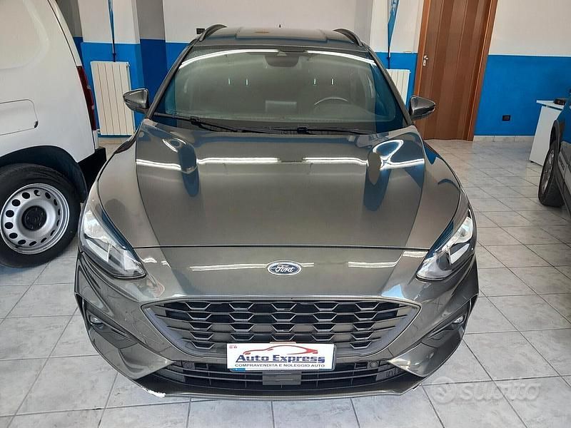 Usata Ford Focus ST 120 CV (88 kW) 2018 Grigio Station wagon