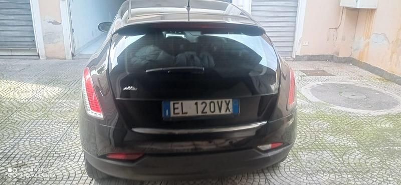 Usata Lancia Delta 120 CV (88 kW) 2012 Nero Utilitaria