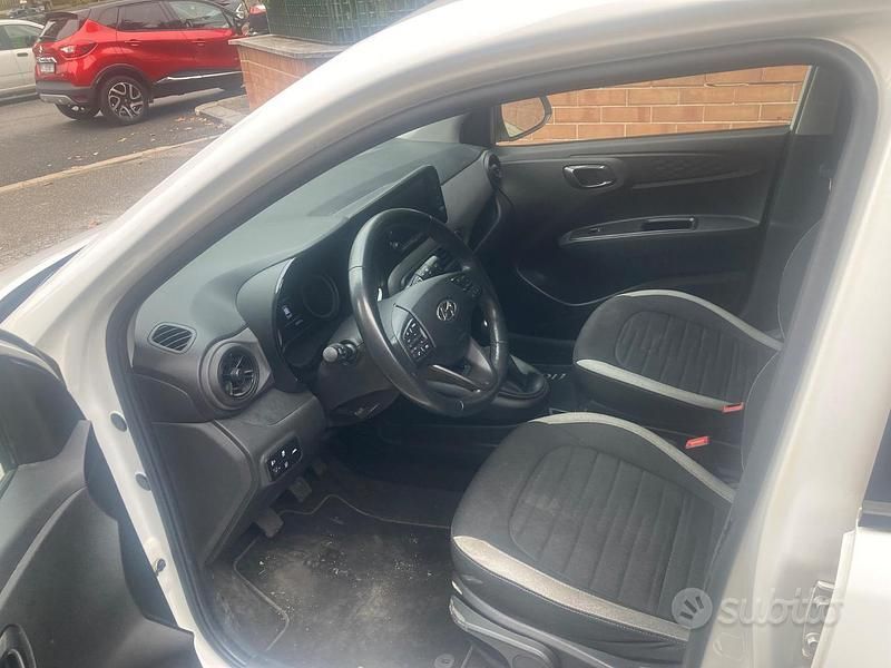 Usata Hyundai i10 67 CV (49 kW) 2021 Bianco Utilitaria