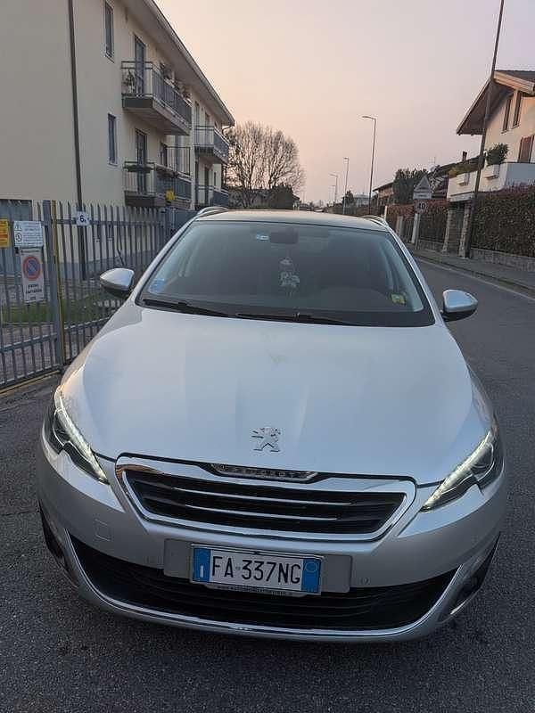 Usata Peugeot 308 Allure 131 CV (96 kW) 2015 Berlina