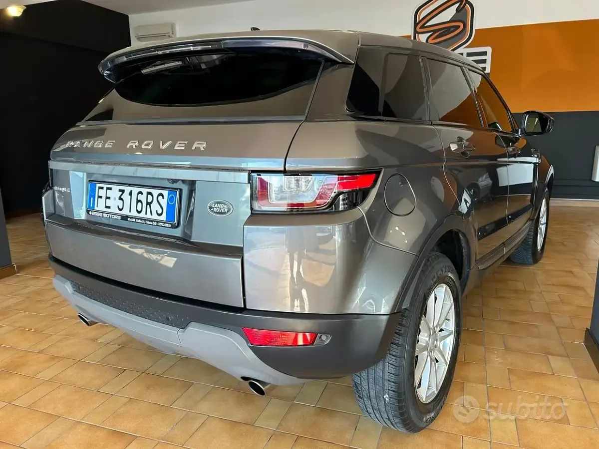Usata Land Rover Range Rover evoque 150 CV (110 kW) 2016 Grigio SUV