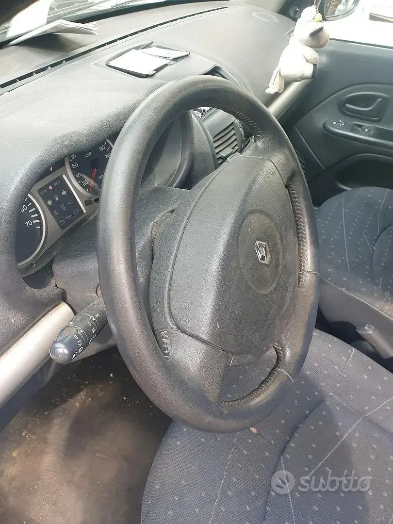Usata Renault Clio 58 CV (42 kW) 2002 Utilitaria