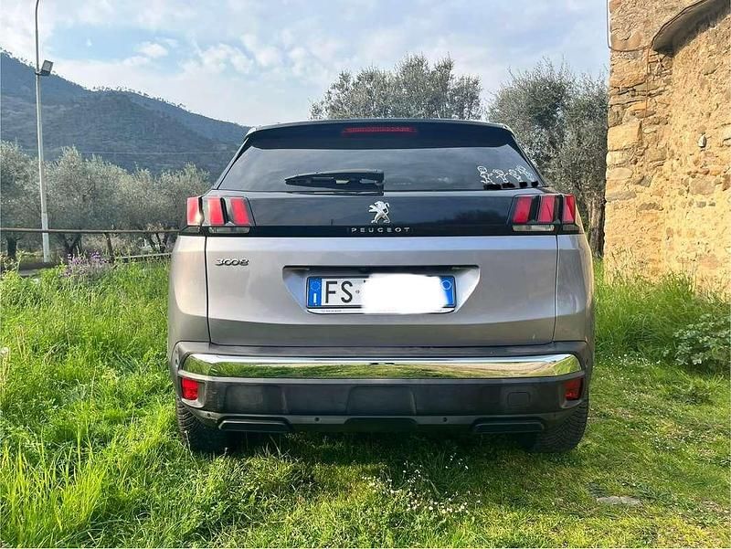 Begagnad Peugeot 3008 Allure 131 HK (96 kW) 2018 Grå SUV