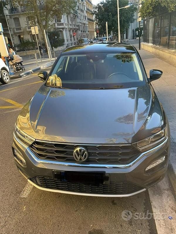 Usata VW T-Roc 150 CV (110 kW) 2018 Grigio SUV