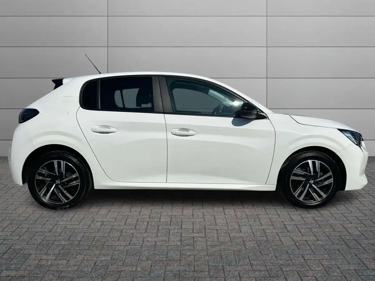 Usata Peugeot 208 Active 75 CV (55 kW) 2023 Bianco Utilitaria